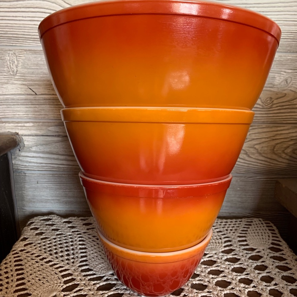 Vintage Pyrex Flamingo Mixing bowls